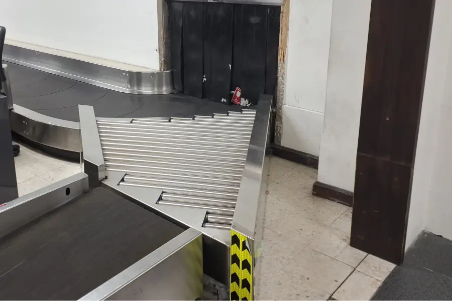 Customized powered roller conveyor system